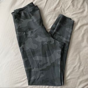 Onzie Camo Leggings